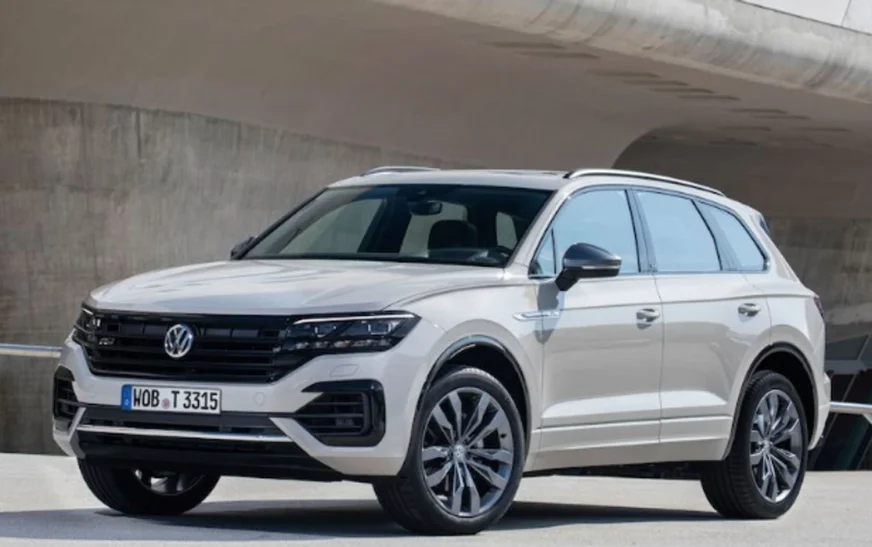 Volkswagen rikthen Touareg – vetura me teknologji të ndryshme