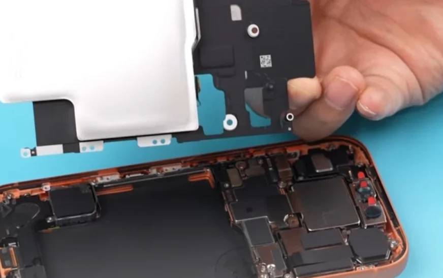 Hap pas hapi – çmontimi i iPhone 17 Pro zbulon ‘të fshehtat e brendshme të pajisjes’