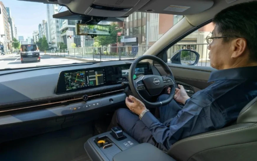Nissan pretendon se autopiloti i saj i ri është më i zgjuar se ai i Teslës, pamje që tregojnë se çfarë mund të bëjë