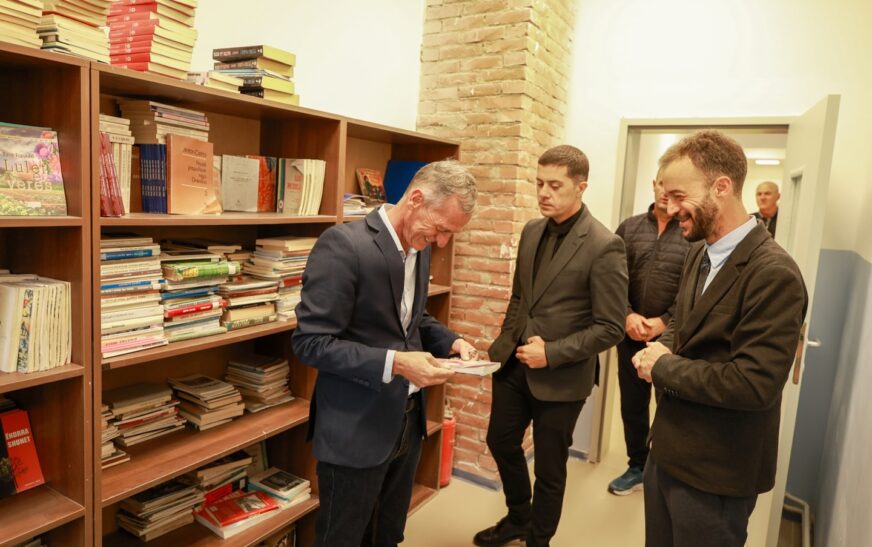 Besnik Osmani njofton për shkollën e rinovuar në Graboc: Kushtet tashmë moderne për nxënësit