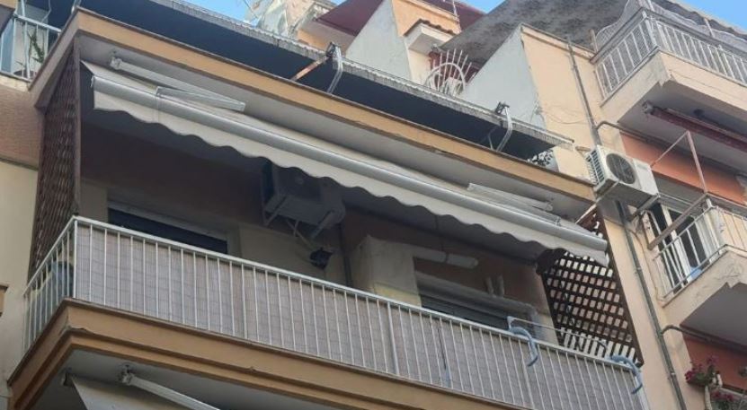 Krim brenda familjes në Selanik, vëllai mbyt motrën me qese