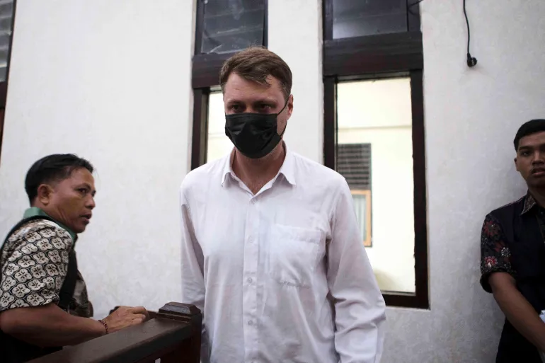 Ukrainasi në Bali dënohet me burgim të përjetshëm për laborator droge