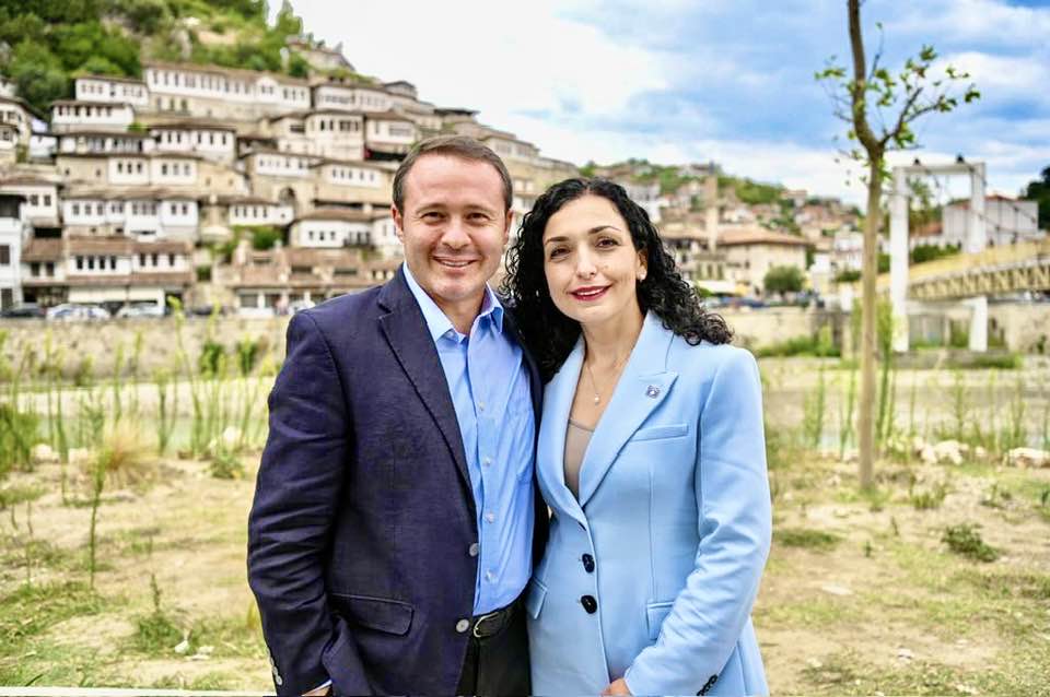 Prindon Sadriu: Fletërrufetë e buzhalistëve, kajtazistëve e mehmetajve nuk janë kritikë, janë cirk i urrejtjes
