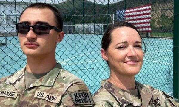 Nënë e bir nga Amerika, bashkë në mision të KFOR-it