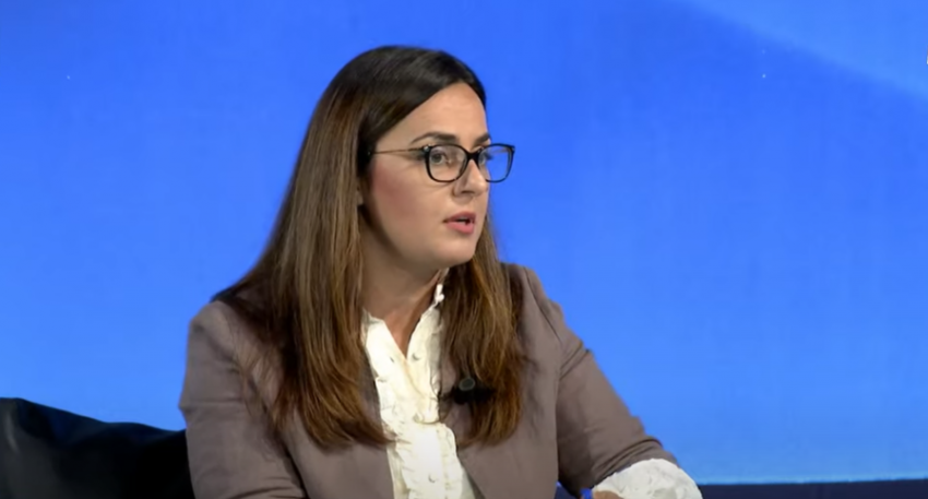 Lushaku-Sadriu: Çmimi i librave arrin 110 euro, subvencioni prej 80 eurosh nuk mjafton