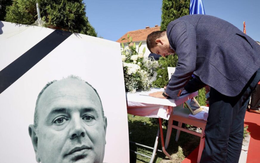 Vrasja e Afrim Bunjakut, Krasniqi: Kriminelët e paprekur në Serbi, duhet të përgjigjen përpara ligjit