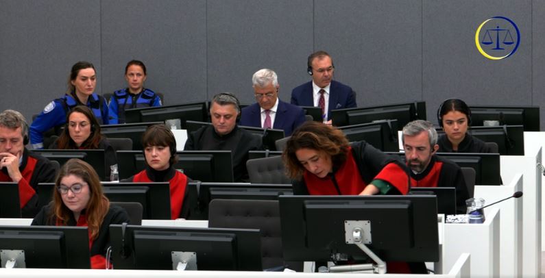 Duncan: Menduam se Thaçi s’mund t’i bindte ushtarët për marrëveshjen e çarmatimit