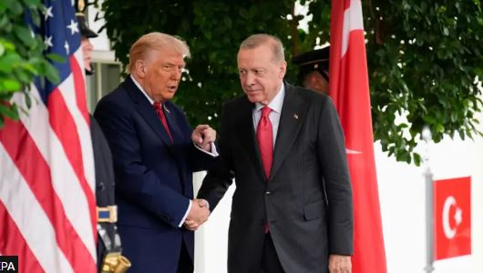 Shtëpia e Bardhë publikon video nga takimi mes Trump dhe presidentit Erdogan