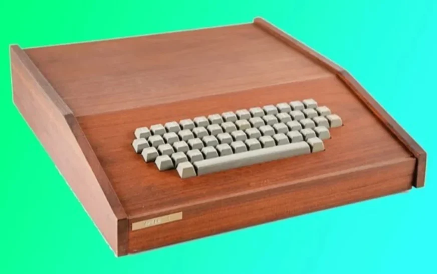 Kompjuteri më i rrallë, Apple-1 shitet për 475 mijë dollarë në një ankand në Boston