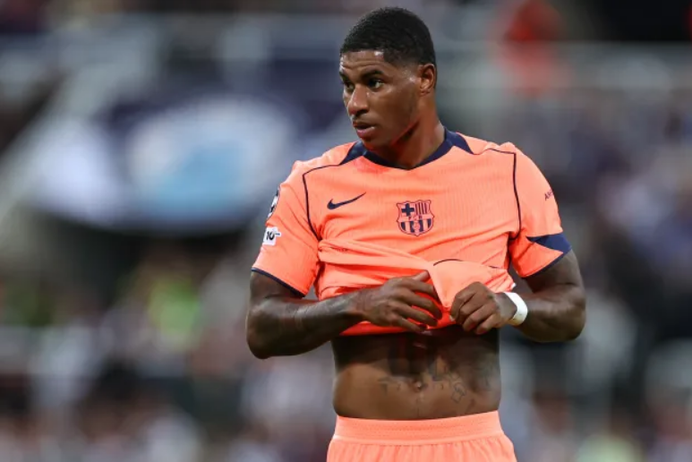 Dy minuta vonesë i kushtuan shumë Rashfordit të Barcelona