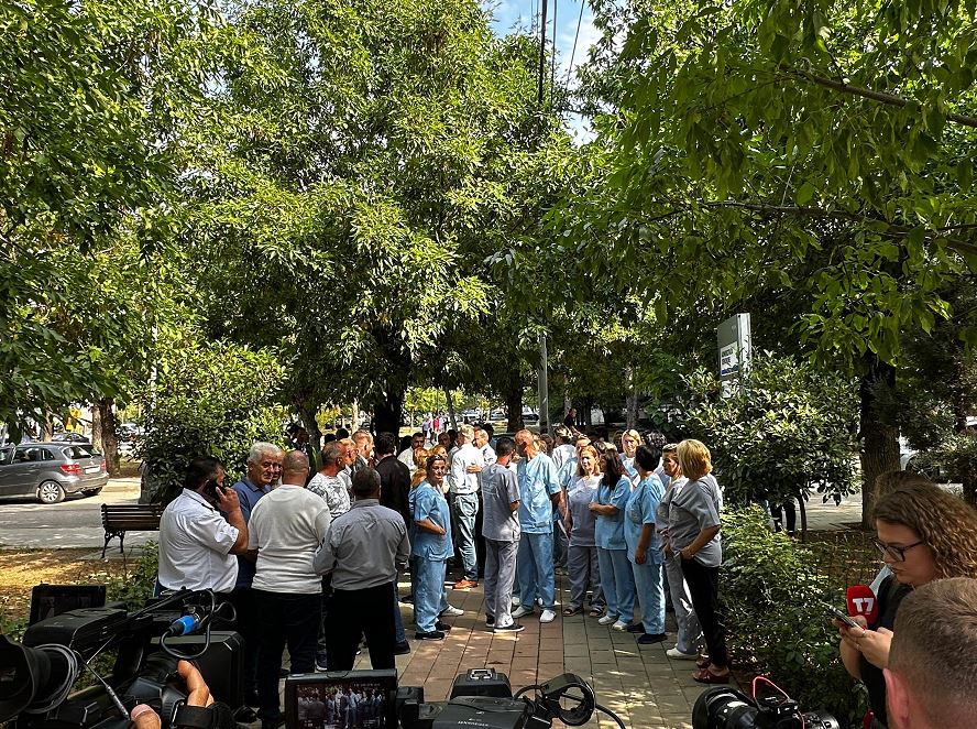 Punëtorët teknikë të sektorit privat në protestë, kërkojnë rritje rrogash