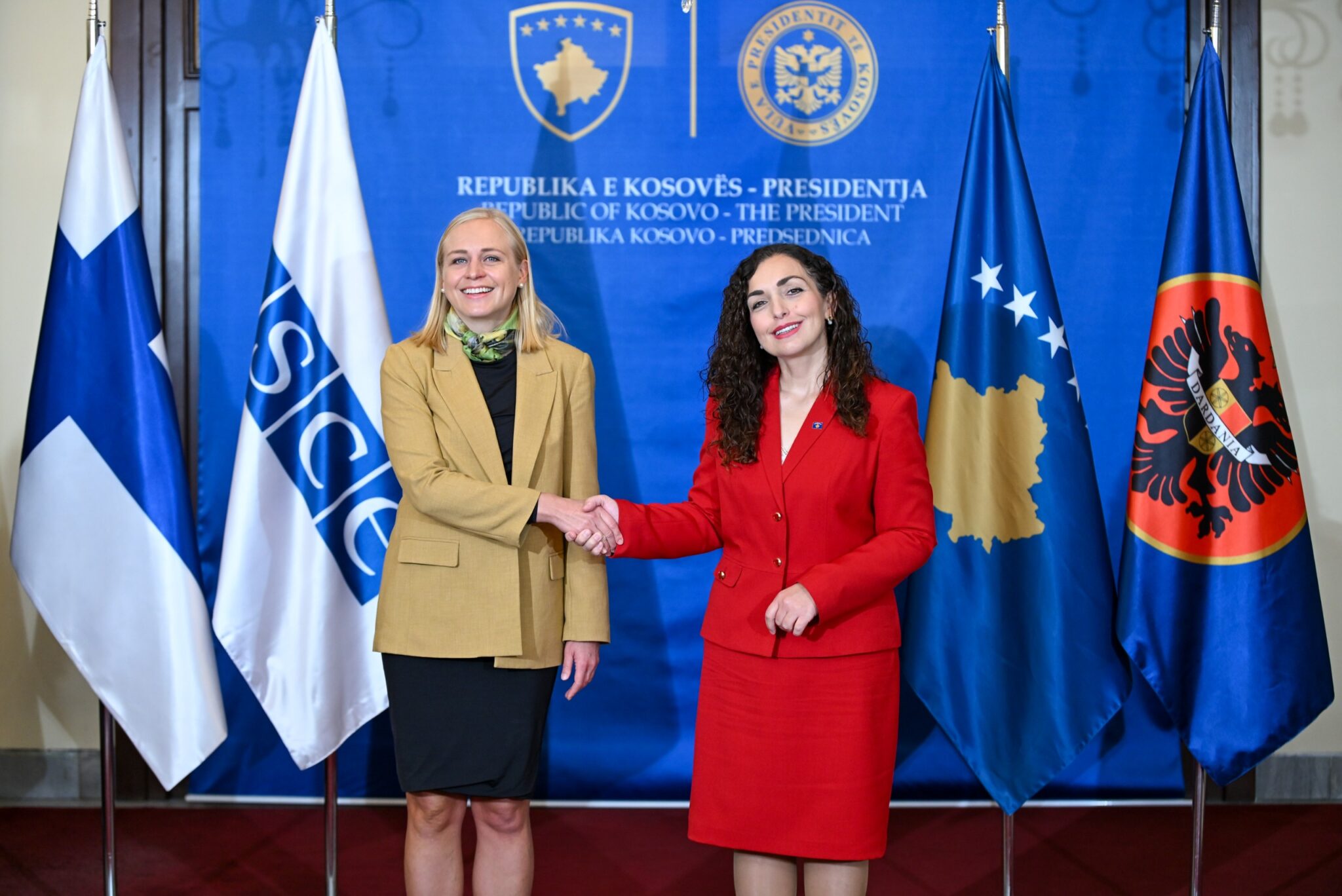 Osmani pret në takim ministren e Jashtme të Finlandës, diskutojnë për zhvillimet e fundit në vend