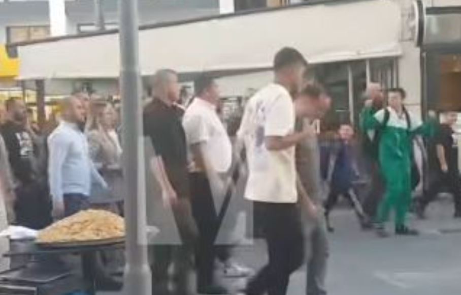 Albin Kurti pritet me brohoritje “Thaçi, Thaçi” në Vushtrri