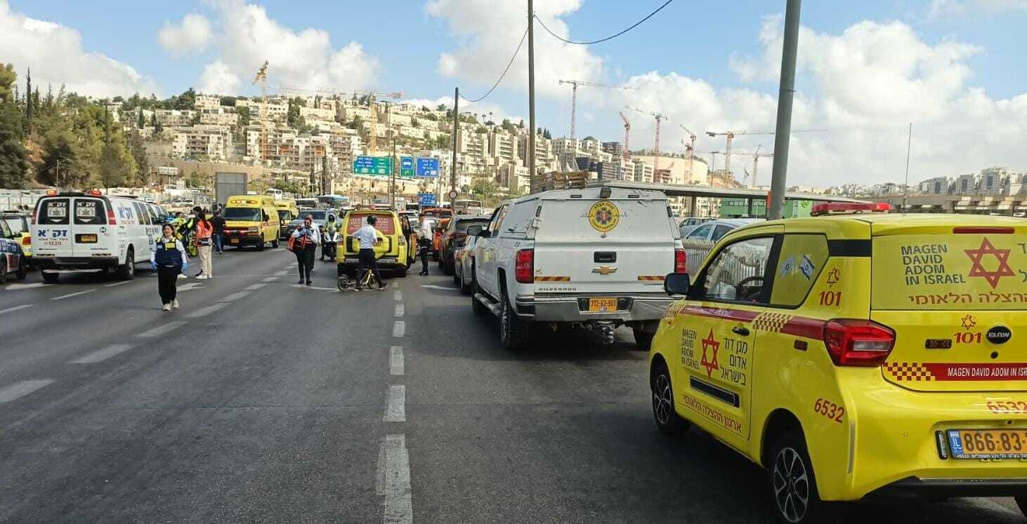 Jerusalem: Të shtëna në autobus, katër të vrarë dhe pesë të plagosur