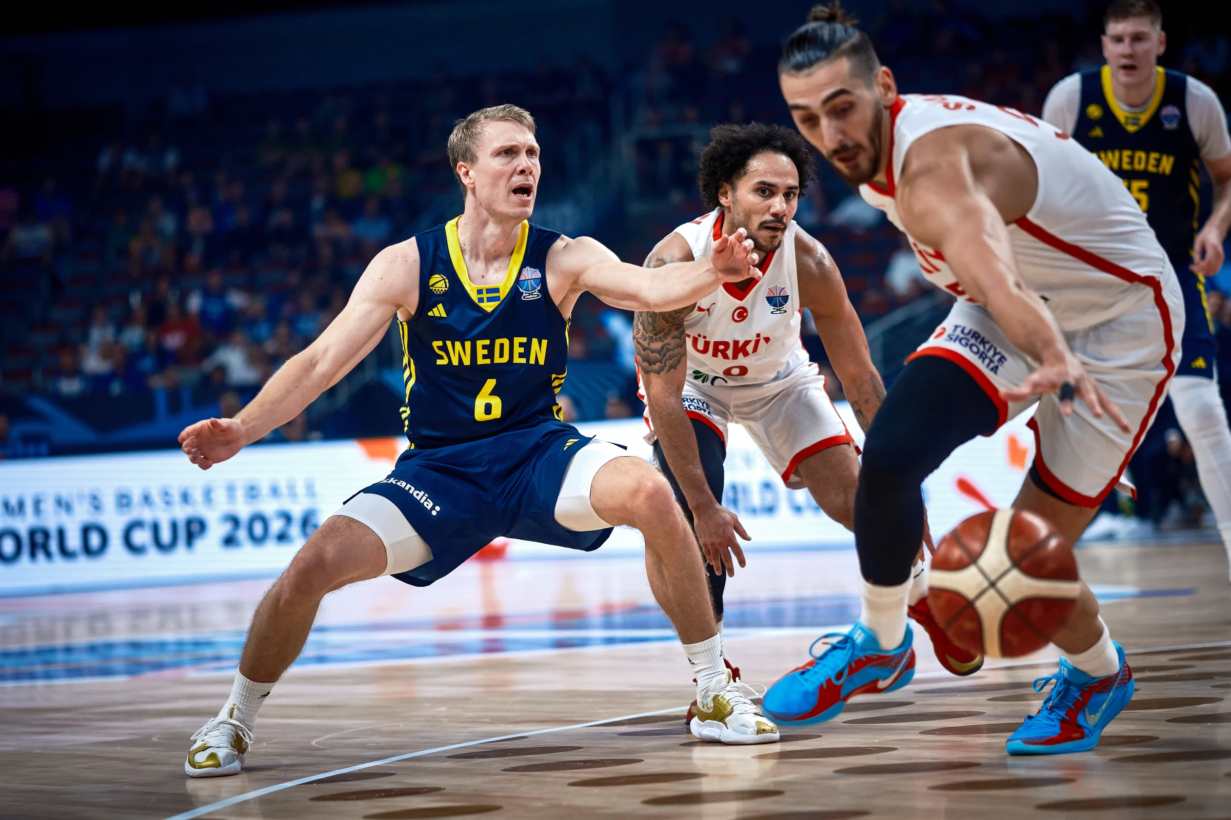 Turqia arrin në çerekfinale të EuroBasket 2025