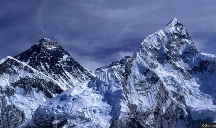 Gati 1 mijë njerëz të bllokuar në shpatet e malit “Everest”