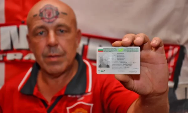 Tifozi bullgar që ‘luftoi’ 15 vjet për ta ndryshuar emrin në Manchester United