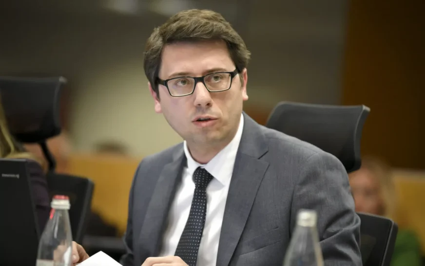 Begati në sy të Muratit, ekonomia e Kosovës kuletë që gufon: “Jemi të parët në rajon me rritje ekonomike”