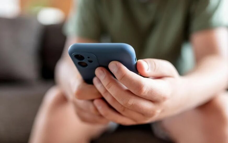 Raport shqetësues: TikTok-u u rekomandon pornografi fëmijëve