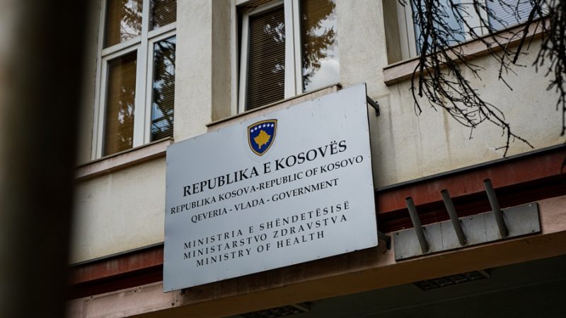 Shoqatat reagojnë ndaj ndryshimit të vendimit të Ministrisë së Shëndetësisë për procedurat estetike: Rrezikohet siguria e pacientëve