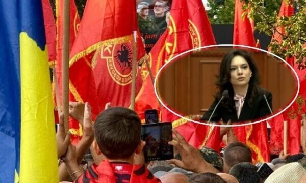 Elisa Spiropali në mbështetje të protestës së 17 tetorit në Tiranë: Zemrat kuqezi kundër padrejtësisë