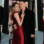 allison-williams-shkelqen-ne-premieren-e-filmit-“regretting-you”