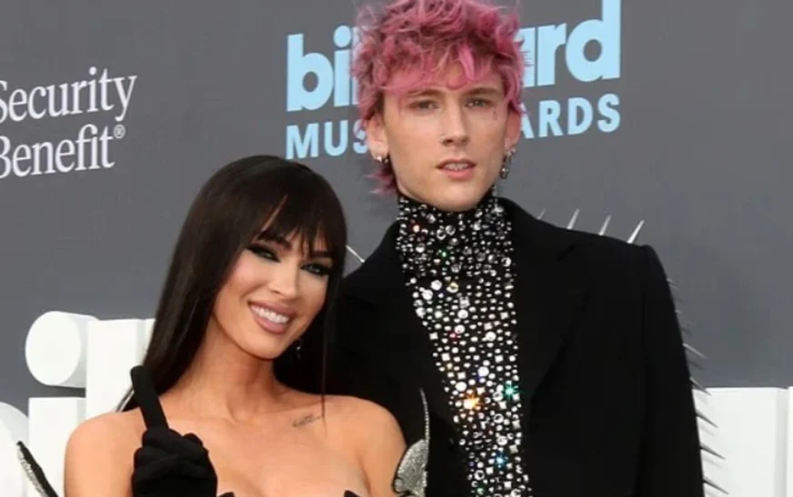 Megan Fox dhe Machine Gun Kelly ribashkohen pas ndarjes dhe mirëpresin vajzën e tyre Saga Blade