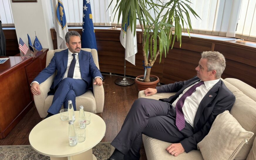 Zgjedhjet të dielën, Hargreaves thotë se Britania po e ndihmon KQZ-në në sigurinë kibernetike