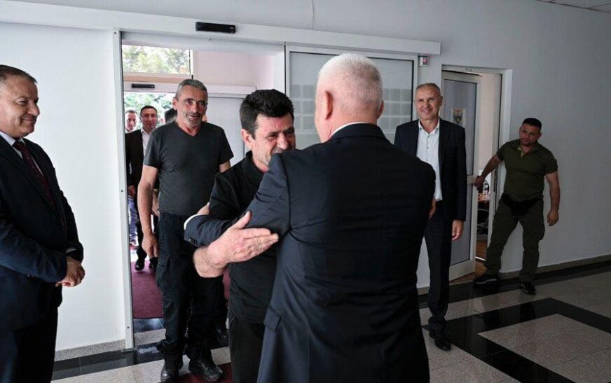 Sveçla për Shemë Mustafën: Kujtim i përjetshëm për Policinë e Kosovës