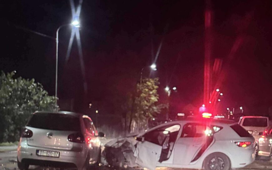 Aksident i rëndë trafiku në mes të tri veturave në rrugën Drenas–Komoran