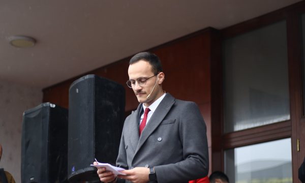 Komuna e Gjilanit planifikon t’i furnizojë me pako ushqimore shërbyesit civil (Dokument)