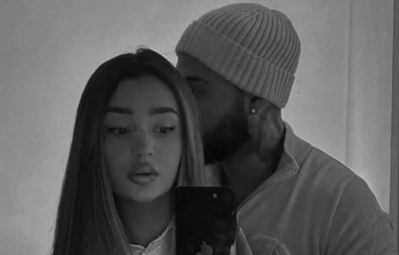 Ndahen Ana dhe Kevini? Modelja na prezanton të ‘dashurin’ e ri