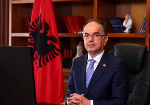 Kushtetuesja pezulloi dekretin, reagon Begaj: Respektoj vendimin