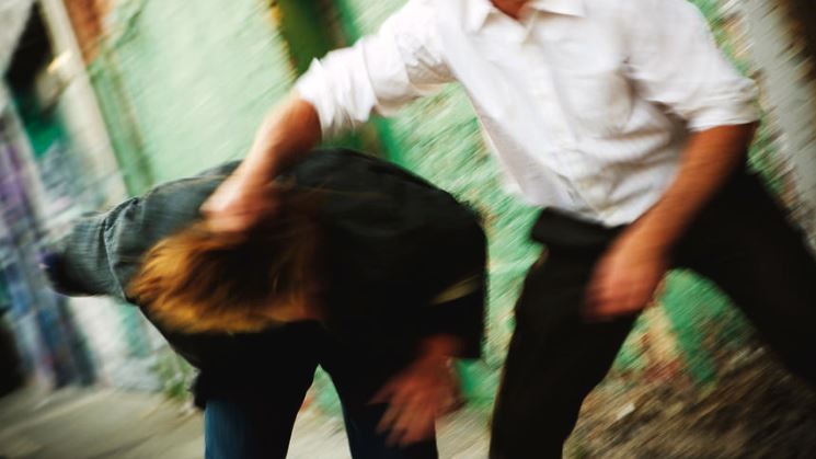 Rrihen dhëndri me baballëkun në Istog, bëhen për spital