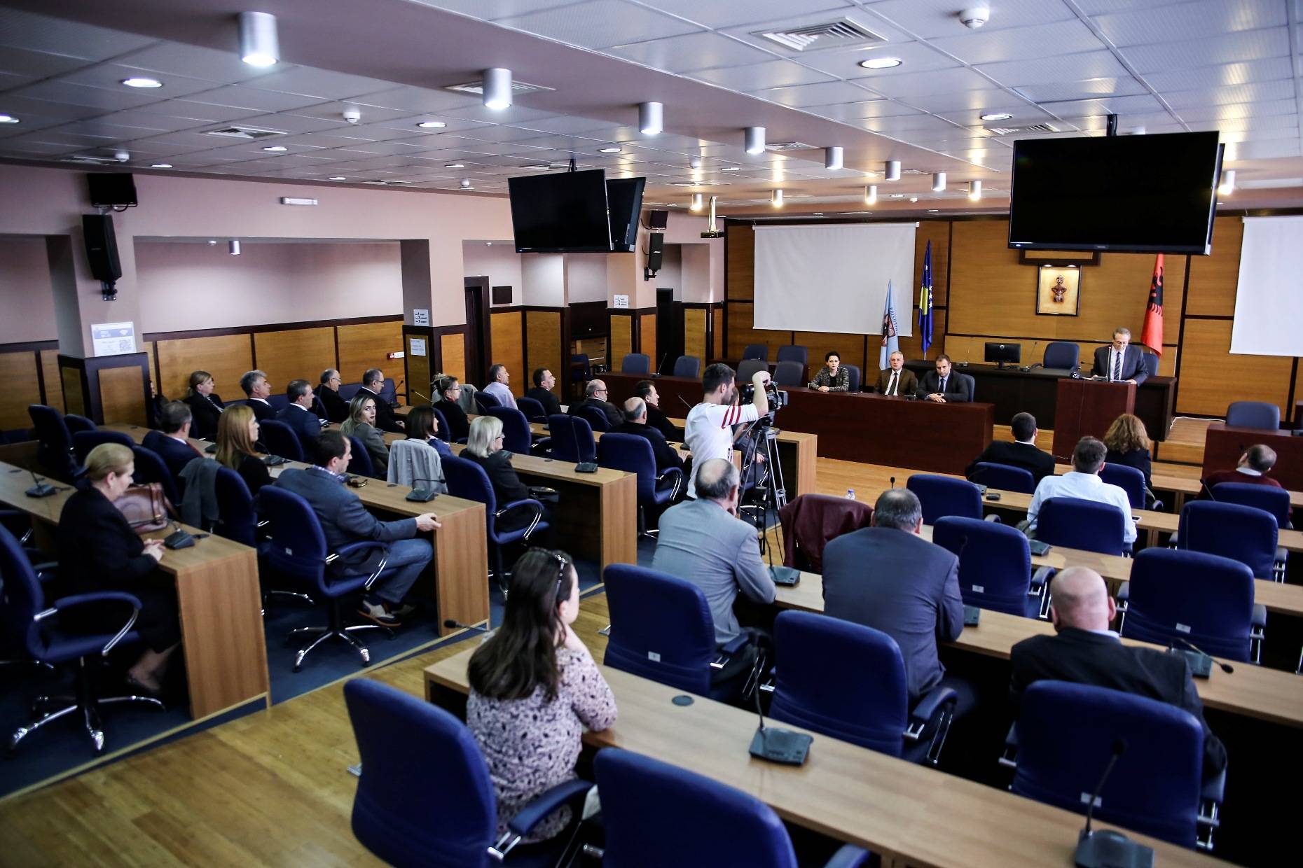 Prishtina me 51 anëtarë, kështu do të jetë përbërja e kuvendeve komunale pas zgjedhjeve të 12 tetorit