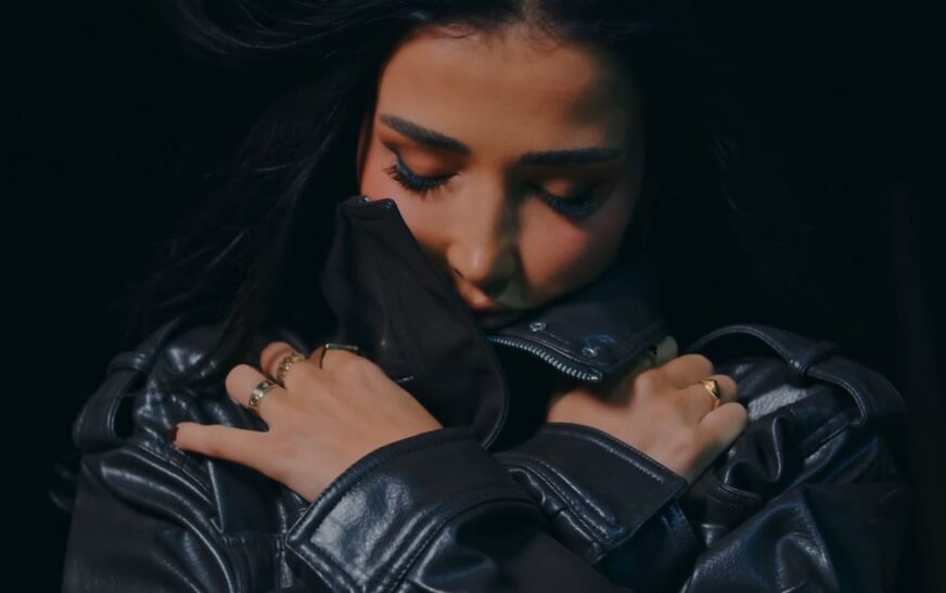 Adri dhe Iliriana publikojnë këngën “Haram”, pjesë e klipit Xheneta Fetahu (VIDEO)