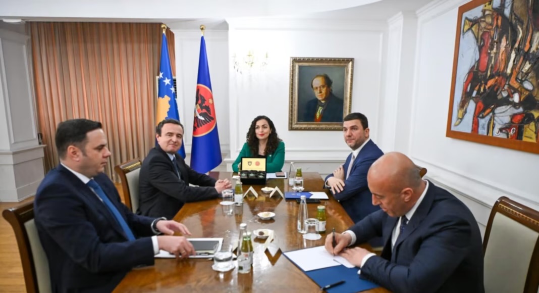 Qeveri apo zgjedhje? Osmani sot takon liderët e partive politike parlamentare