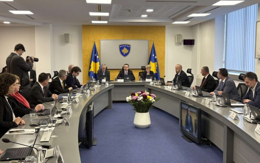 Kurti lëshon dorën: Rriten pensionet, nga 120 do të bëhet 150 euro duke filluar nga nesër