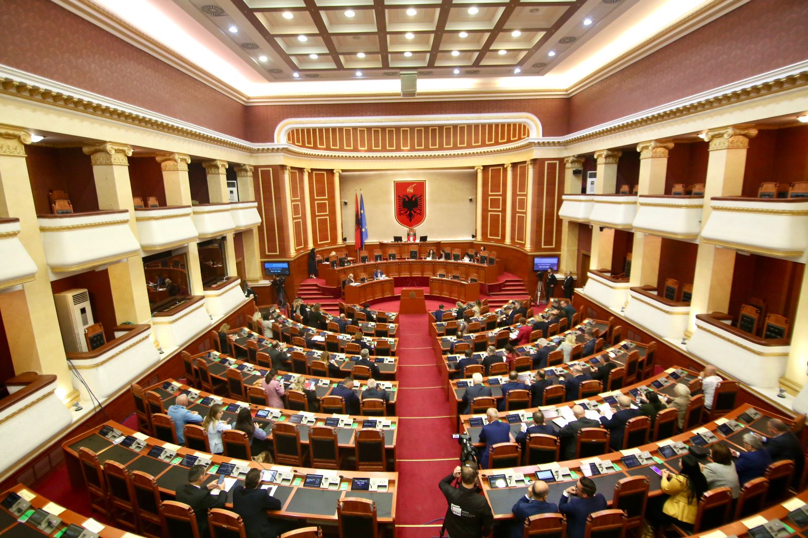 Rrëzohet mocioni për programin qeverisës, Kosova “mollë sherri” mes PS dhe PD