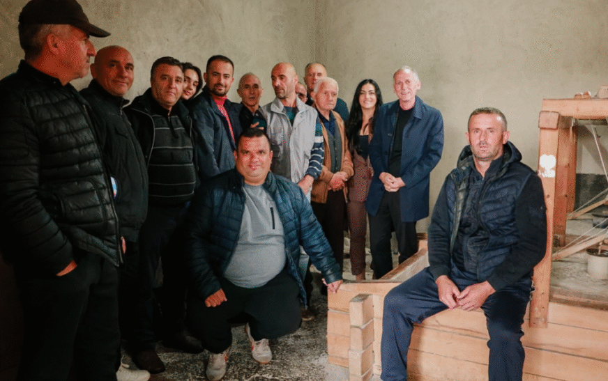 Besnik Osmani viziton mullirin qindra vjeçar në Graboc të Poshtëm