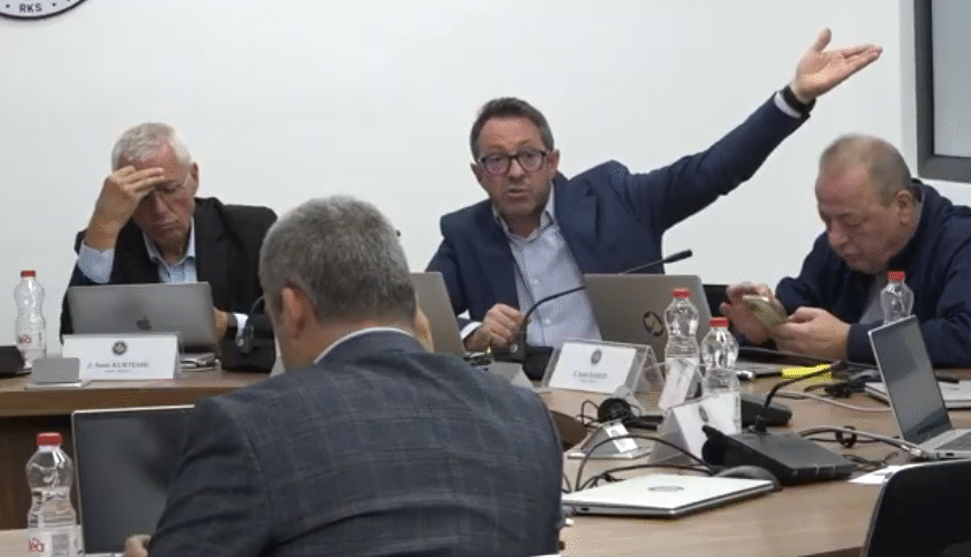 Sërish përplasje në KQZ, tash për akreditimin e vëzhguesve të zgjedhjeve