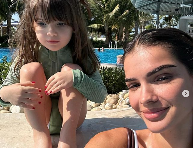 Arbenita publikon foto të Ninës, tregon se sa mirë i ka bërë shpërngulja në Dubai
