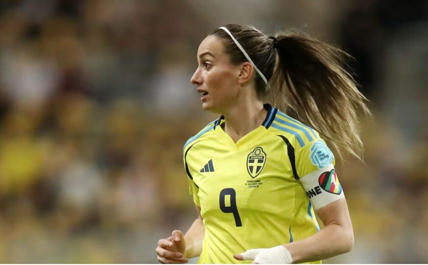 Kosovare Asllani kritikon Kombëtaren e Suedisë pas rezultateve të dobëta në kualifikuese