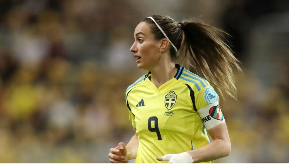 Kosovare Asllani kritikon Kombëtaren e Suedisë pas rezultateve të dobëta në kualifikuese