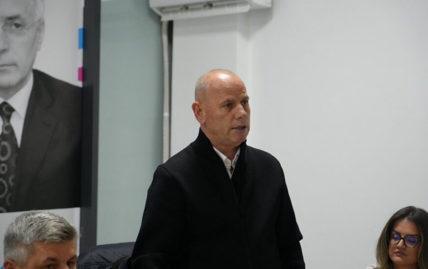 “Do të shkruhet edhe një histori në dhjetor”, çka po paralajmëron Ramiz Lladrovci?