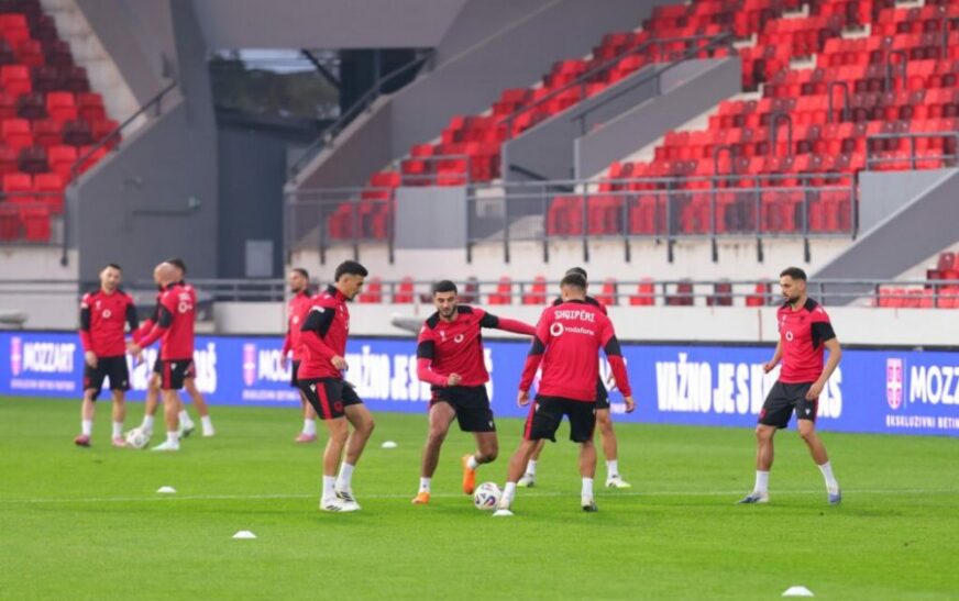 “S’më ka ndodhur kurrë”, gazetari shqiptar flet nga Serbia: Na kontrolluan fotot në celular