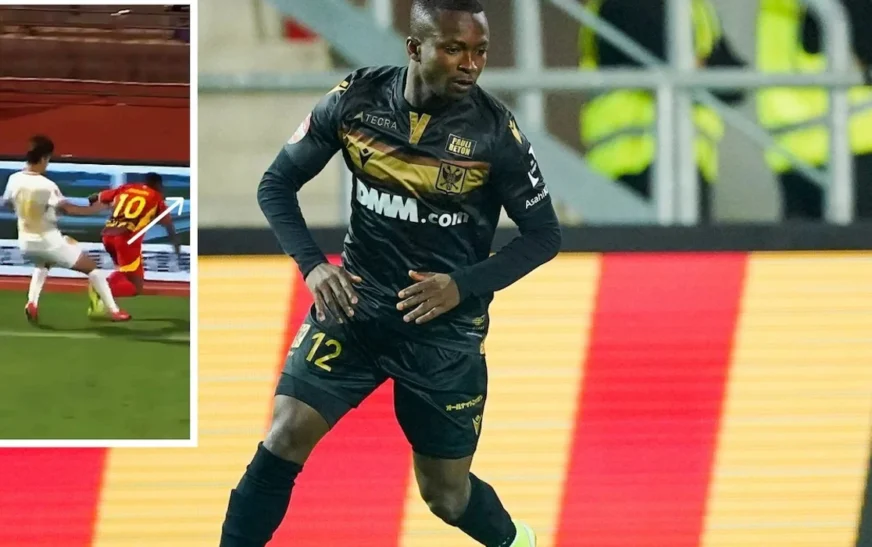 Futbollisti në gjendje kritike, theu qafën pasi goditi reklamën