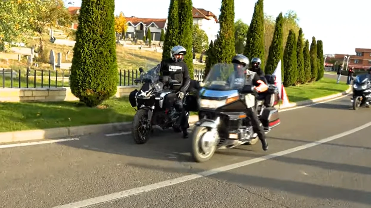 “Liria ka Emër” organizon marsh me motoçikleta drejt Hagës