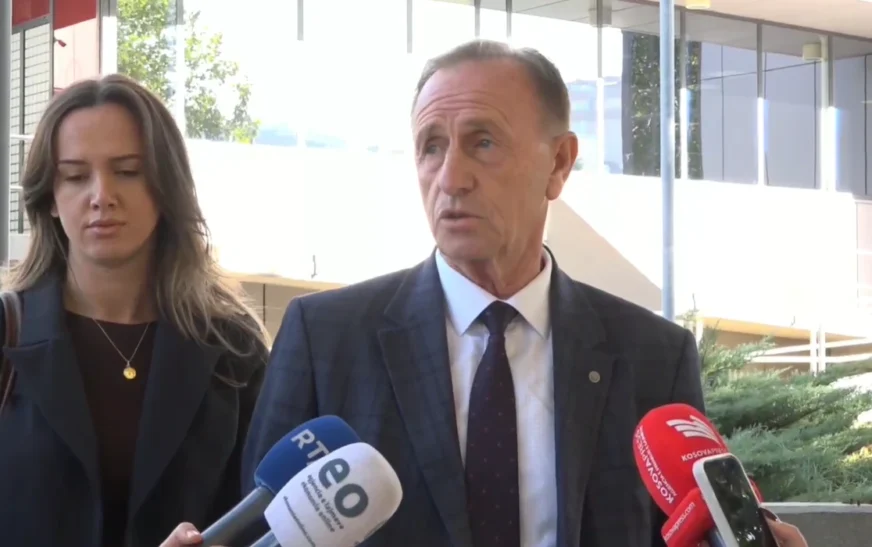 Azemi para takimit me Muratin: Paga minimale në sektorin privat duhet të jetë 600 euro