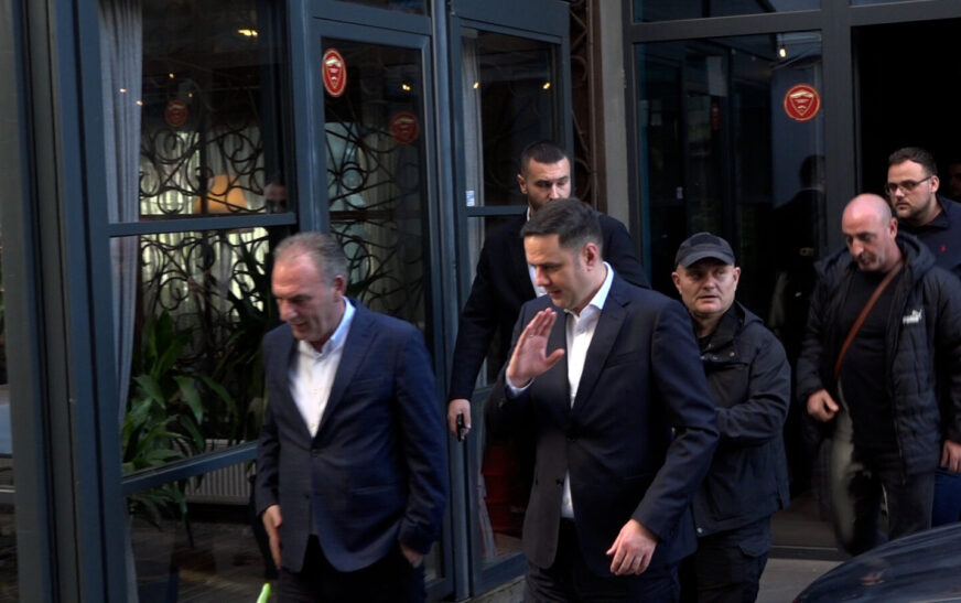 Abdixhiku për takimin me Limaj: Ishte i shkëlqyeshëm me një mik të shkëlqyeshëm